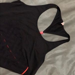 Under Armour ISO-chill workout tank